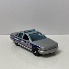 1994 94 Chevy Caprice Classic Collectible 1/64 Scale Diecast Diorama Model