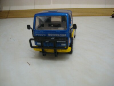 Miniature SIKU Camion VOLVO FL 6x4 échelle 1/55 – Métal, Sans Boîte (état Occasion)
