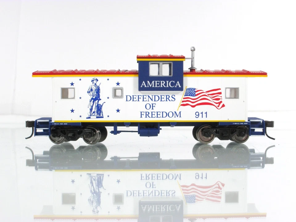 HO Scale ***AMERICA DEFENDERS of FREEDOM*** Spirit USA Caboose 911 -  Atlas 1992 - Image 2 of 4