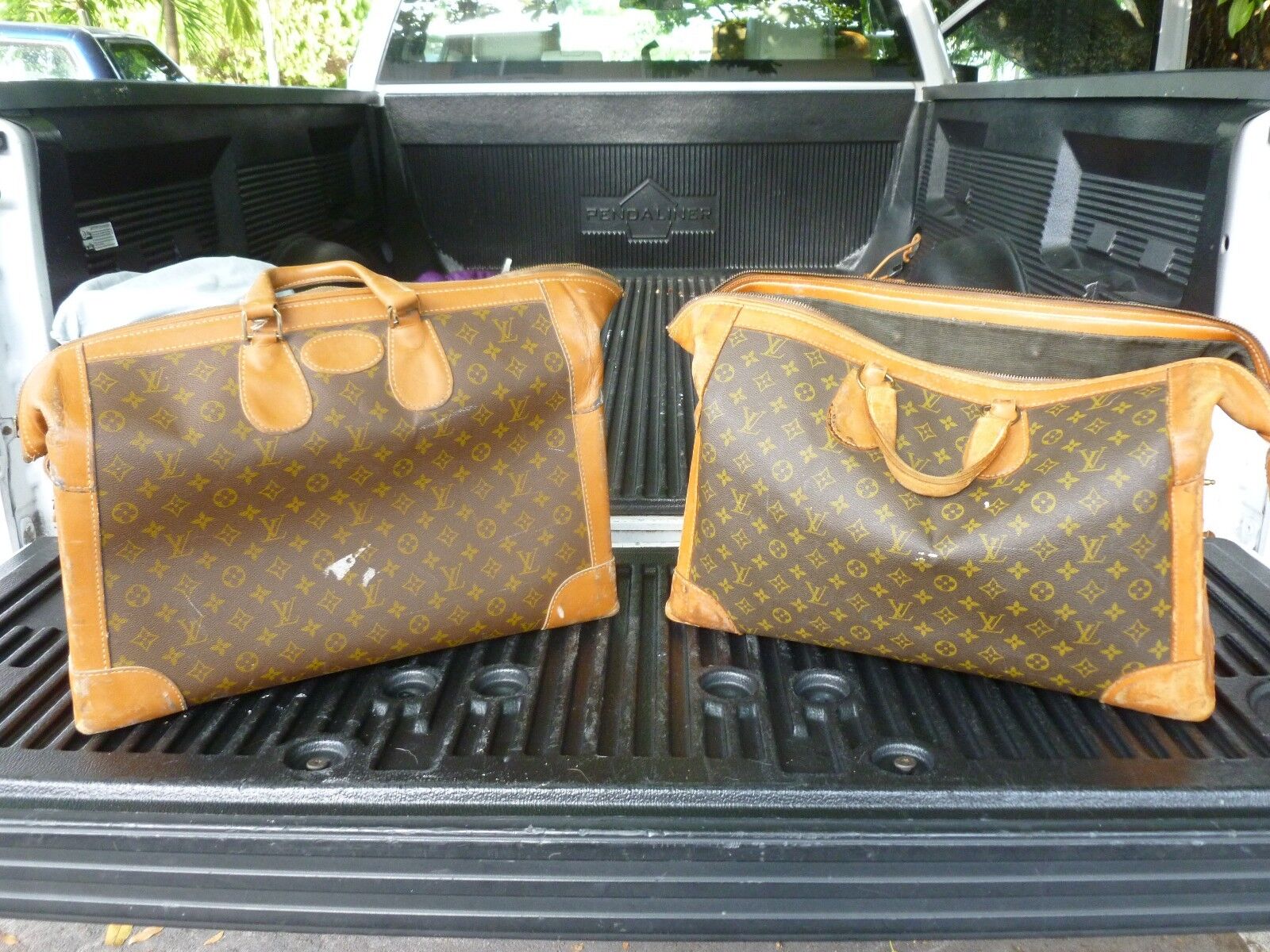 2 FAB LOUIS VUITTON SHOE BAGS TLV 44 20 THE FRENCH COMPANY WITH LABELS