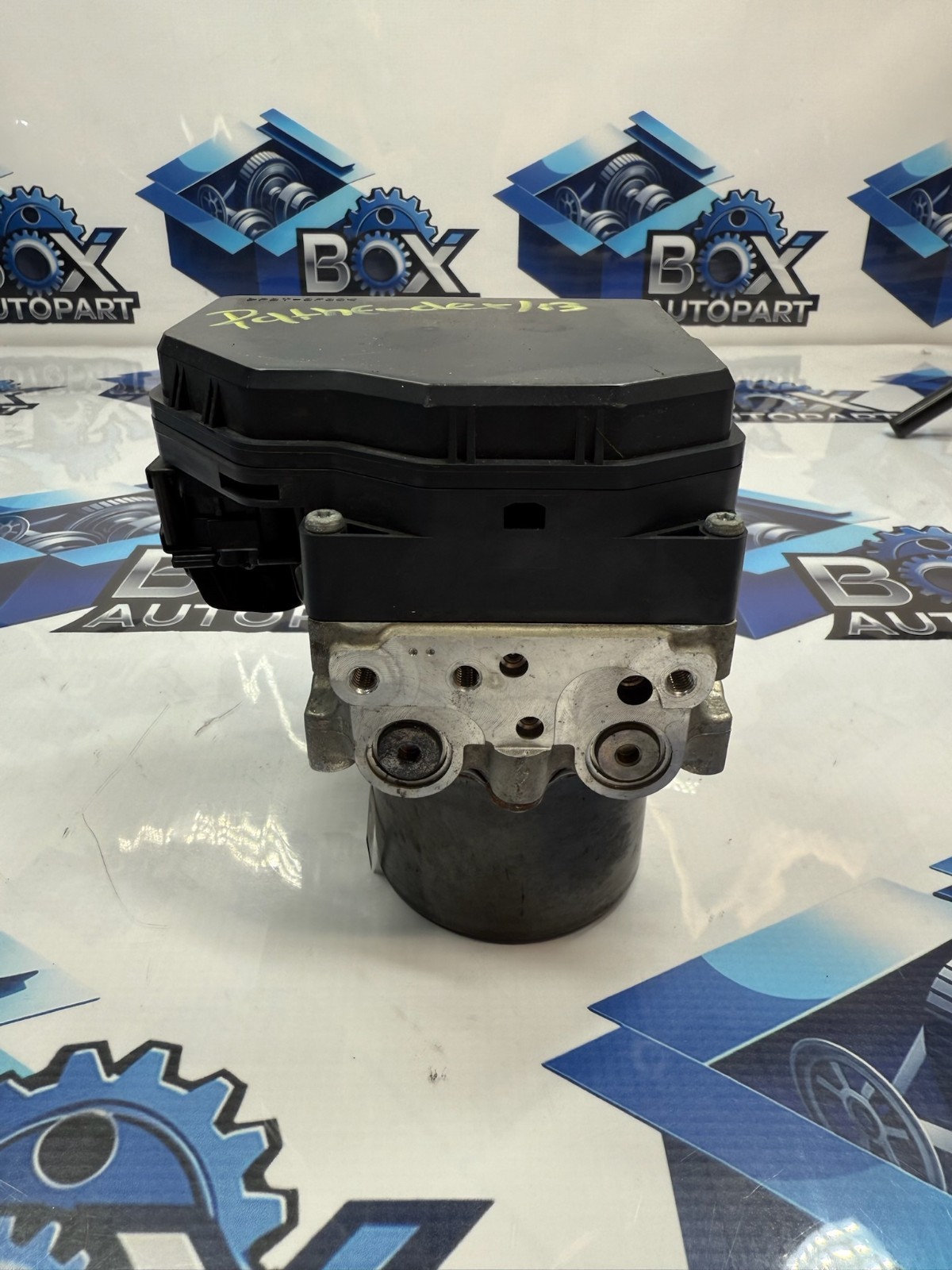 2013-2014 Nissan Pathfinder ABS Pump Control Module OEM