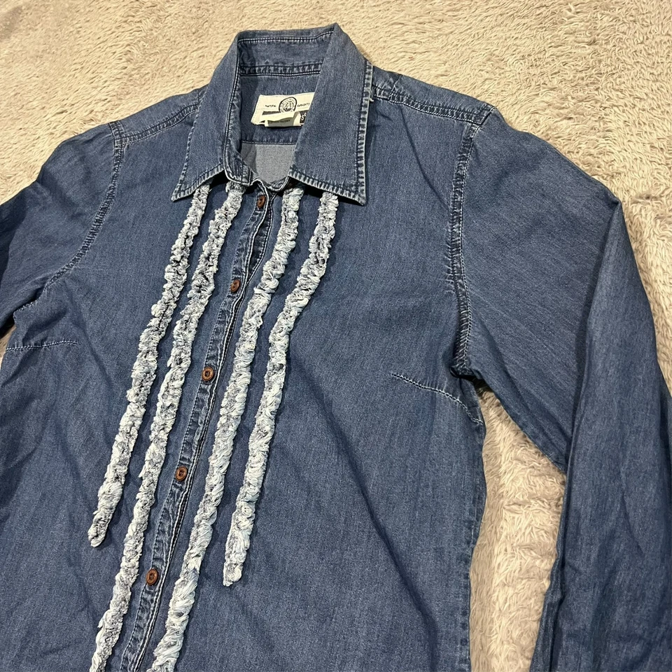 Camisa azul Willi's denim cambray con botones para mujer grande deshilachada manga larga Foto 4 de 4