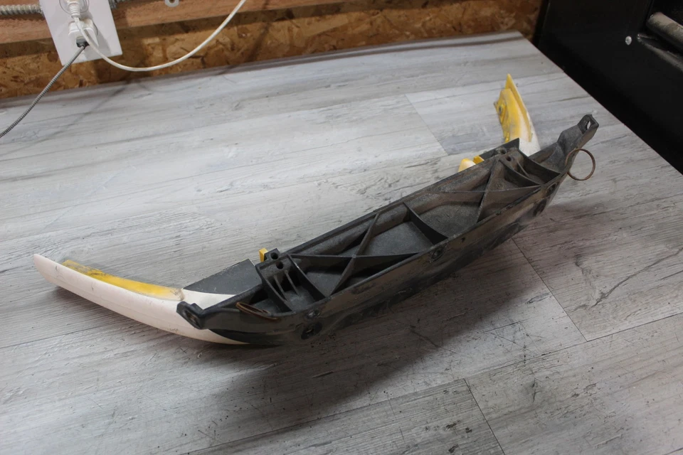 Ski-doo Summit 800 Highmark 2000 parachoques delantero barra de agarre manija capó bisagra Foto 4 de 4