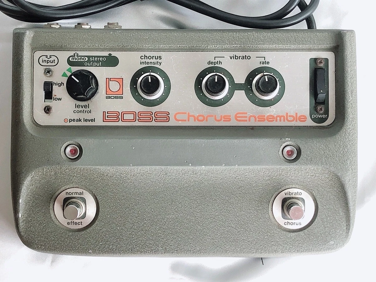 BOSS CE-1 Chorus Ensemble 1980 Vintage Guitar Effects Pedal Made in Japan Roland
