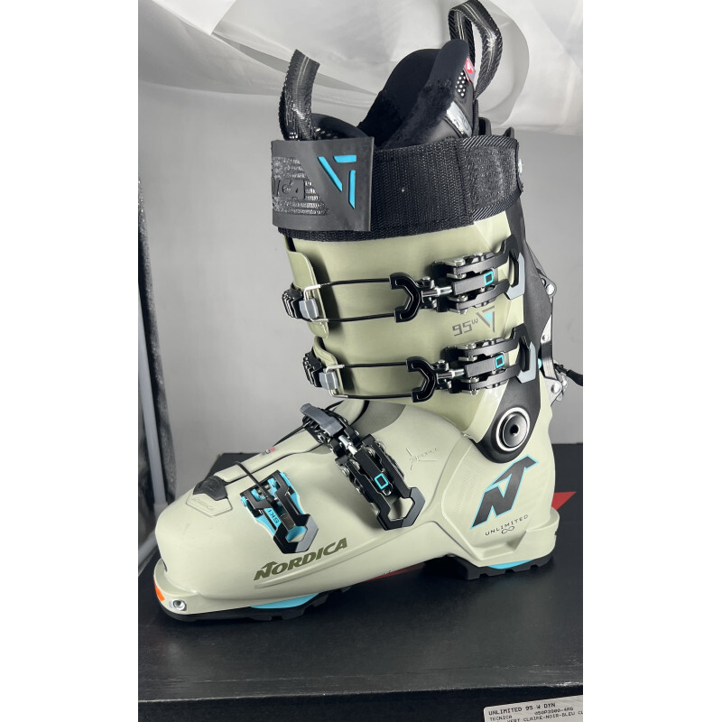 NORDICA Unlimited 95W Dyn Verde Clair-Noir-Bleu Tamaño 25.5 Botas de Esquí