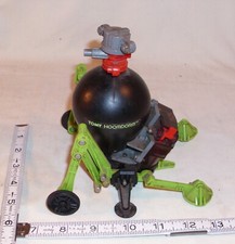 TOMY FLEET FOOTED HOOMDORM SPACE PET AIR POWERED CREATURE 1982