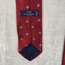 Brooks Brothers 346 Mens Tie Pure Silk Made in USA Floral Geometric Red