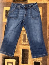 Lee Midrise Fit Women  s Capri Jeans