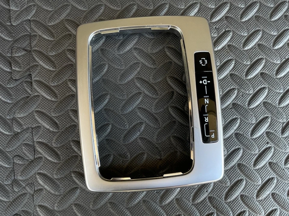 Mercedes W204 C250 C350 2008-2014 consola central cambio bisel moldura OEM Foto 2 de 4