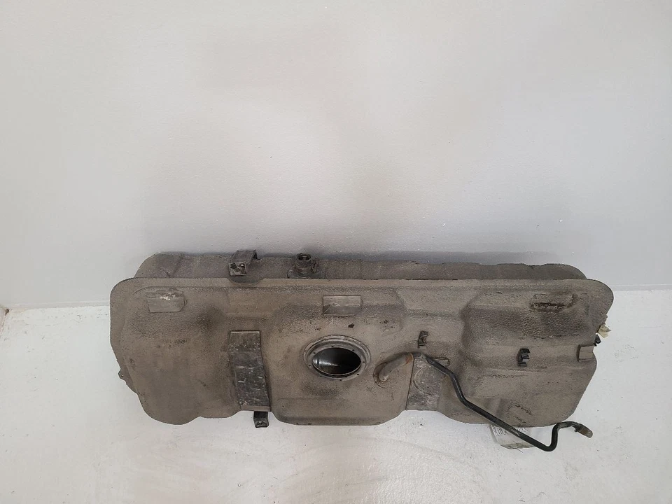 2006-2010 KIA SEDONA Fuel Tank 21 Gal 311504D550 06-10   Foto 2 de 4
