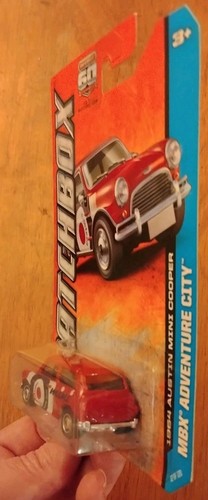 2012 Matchbox 60th Anniversary MBX Adventure City 1964 AUSTIN MINI COOPER - Picture 5 of 6