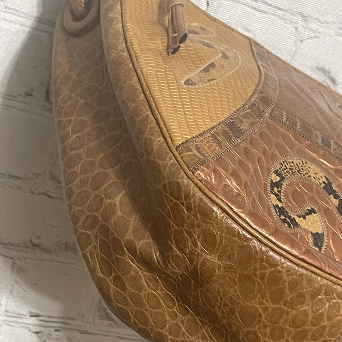 Sharif gold and bronze convertible shoulder bag/backpack. Excellent condition. Sharif 1827 Pebbled Genuine Metallic Leather Convertible Bag  main image 2
