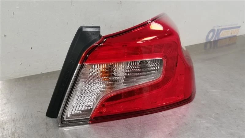 19 SUBARU WRX STI MONTAJE LUZ TRASERA PASAJERO DERECHO 84201VA020 Foto 4 de 4