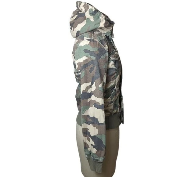 Aritzia camo deals jacket