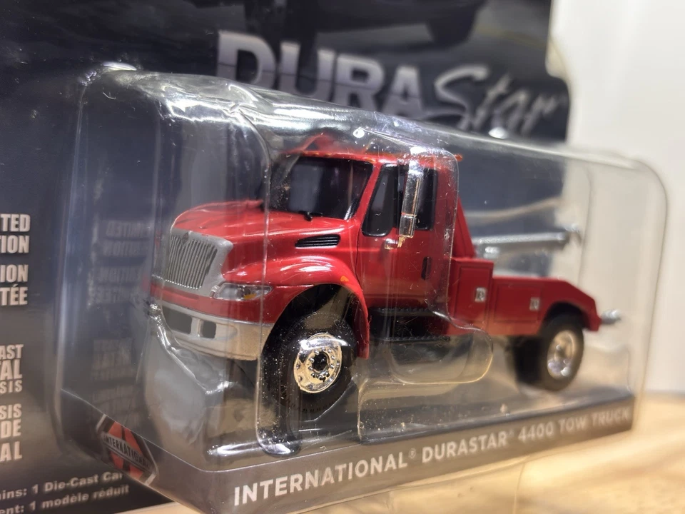 Camión de remolque International Durastar 4400 2014 rojo de Greenlight - edición limitada Foto 3 de 4