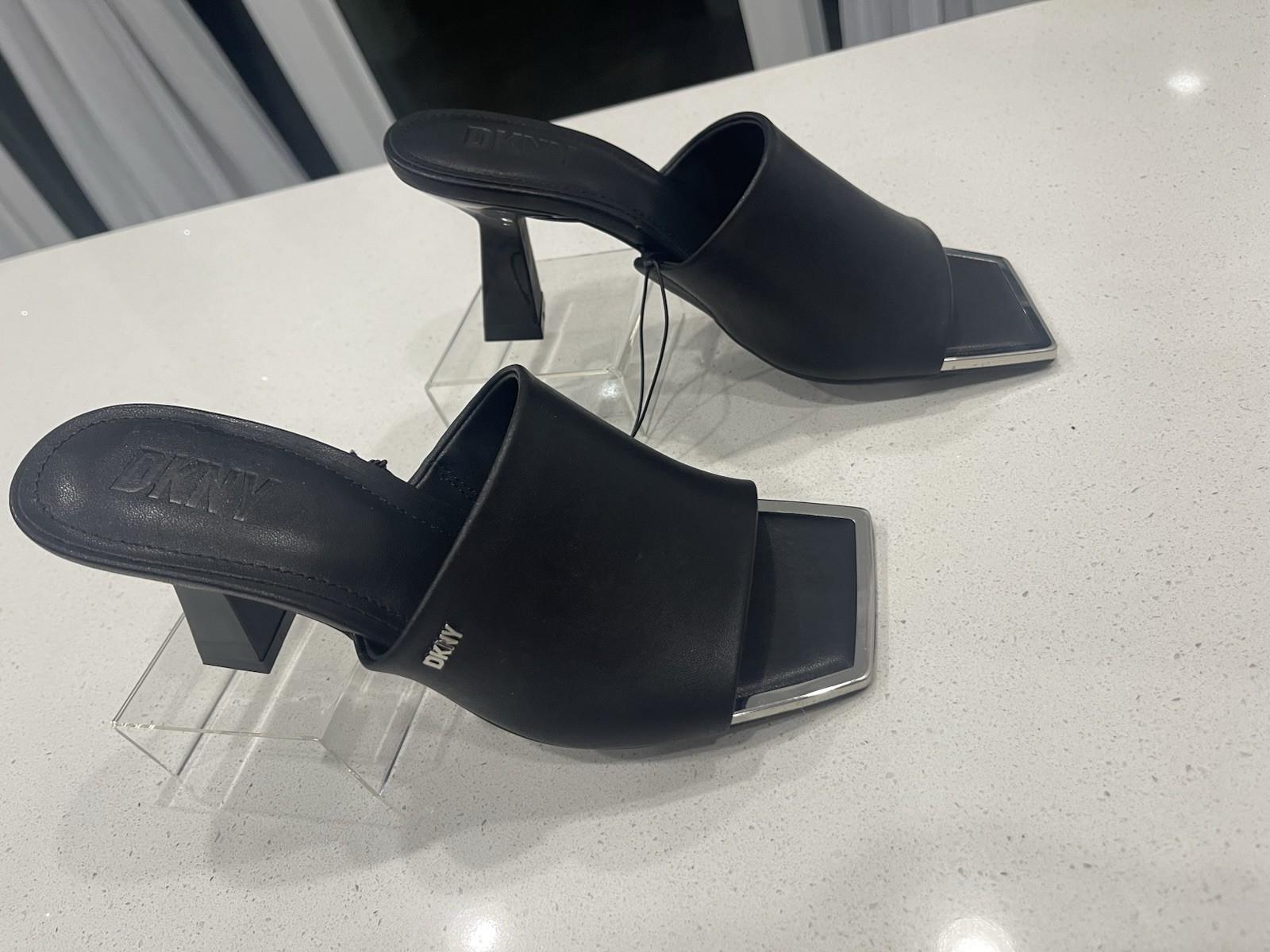 Sandals DKNY Kellyn Square-Toe Slip-On. Black synthetic lining. #7-image