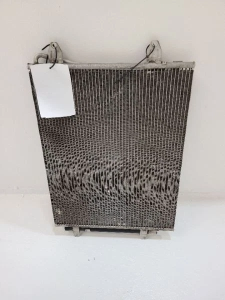 2016 17 2018 VOLKSWAGEN PASSAT AC Condenser R134A 561820411C Foto 4 de 4