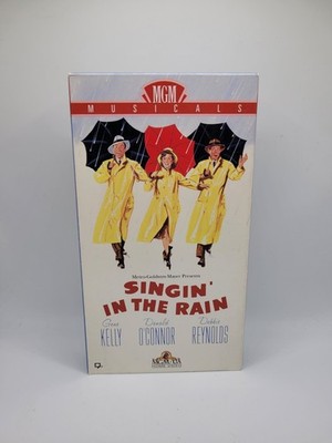 Singin in the Rain (VHS, 1992) Gene Kelly - **Buy 2 Get 1 Free**