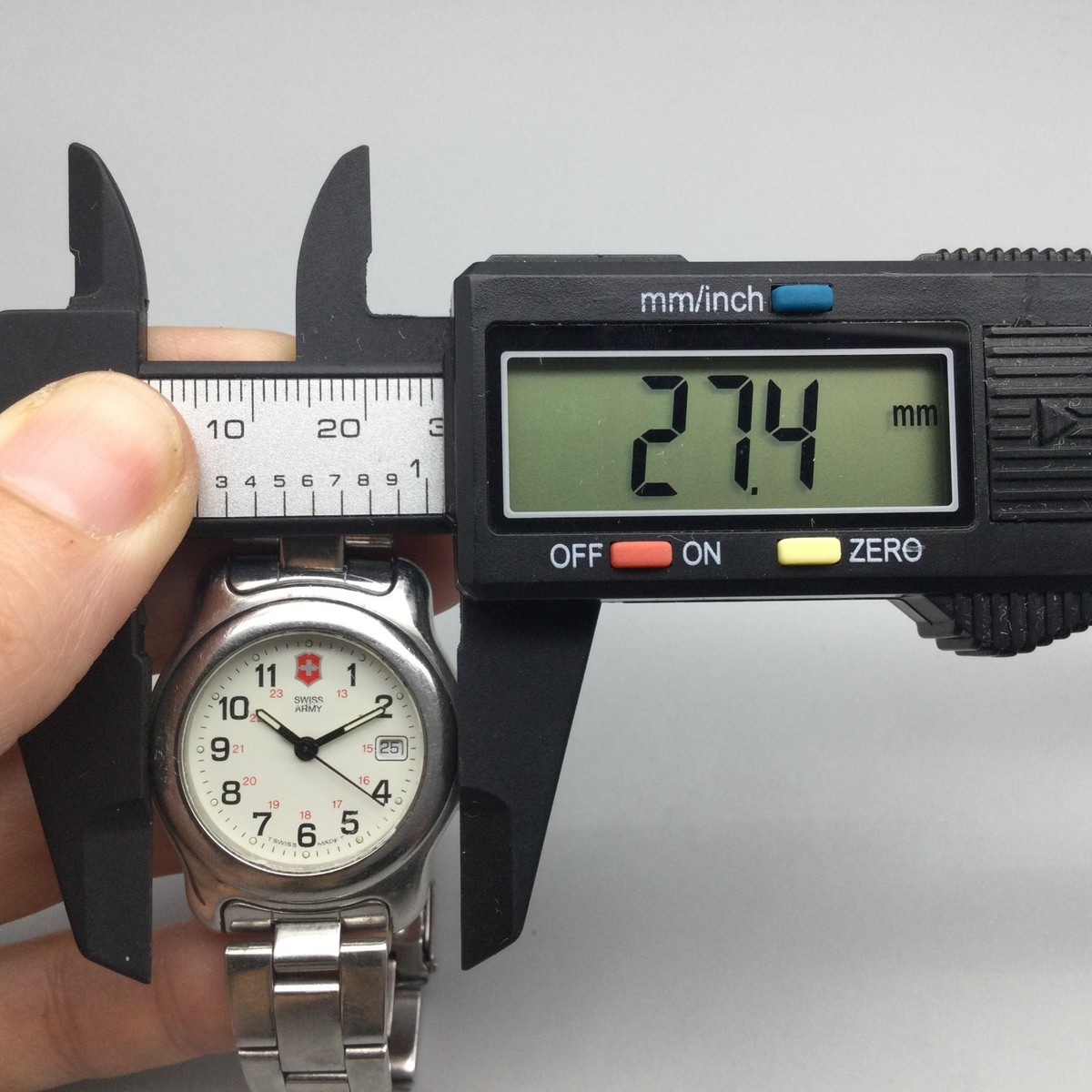 Victorinox Swiss Army Officer Watch Women 27mm Stainless  display picture 1