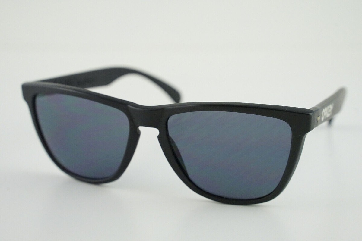 Oakley Frogskins 1st Gen. Matte Black/Grey Metal Hinges/Japan 