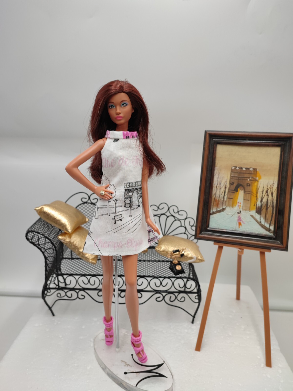 Barbie Teresa 35 th anniversaire relookée vintage avec 3 tenues de style Grease