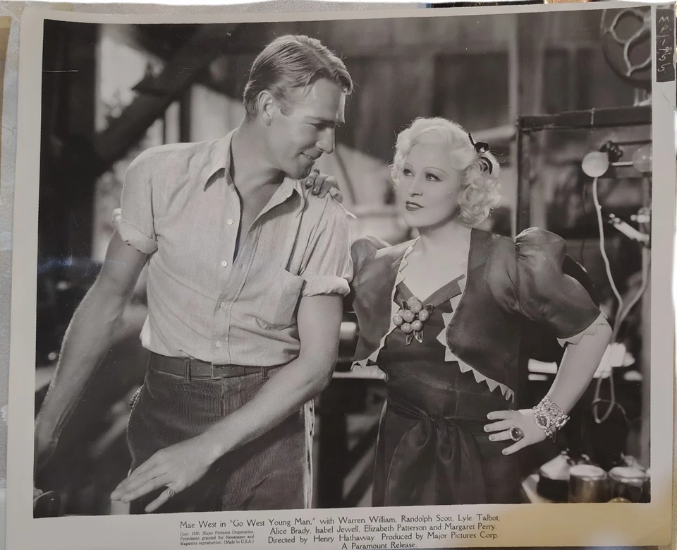 Fotos promocionales de películas de 1935, 1936 MayWest AnnDvorak Allen William Cromwell Randolph Foto 3 de 4