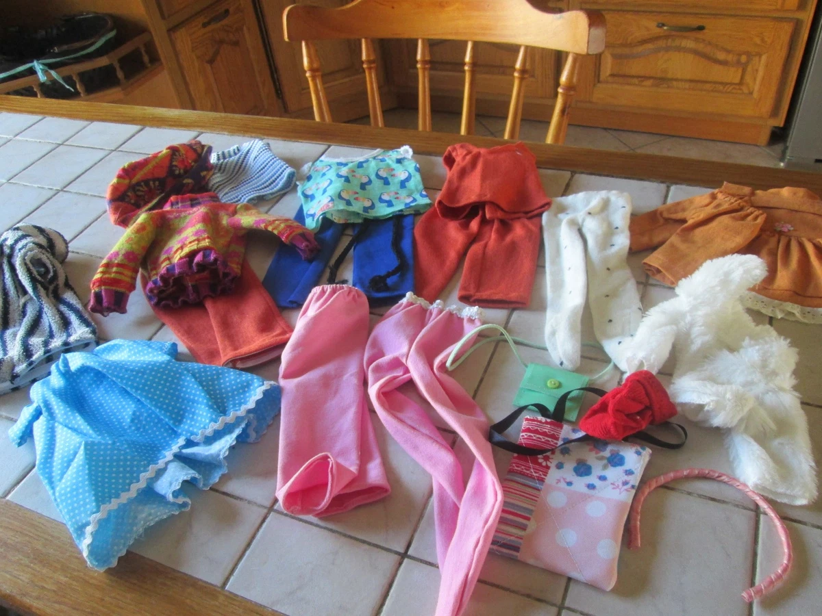 Lot De 10 Vêtements Anciens Pour Poupée – Garde-robe Vintage Miniature