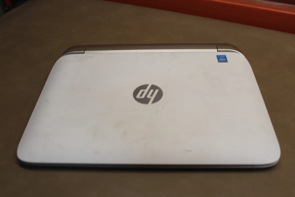 HP SPLIT 13 x2 DETACHABLE PC 13" HD Touch i3-3229Y 500GB HD 4GB RAM - Image 4 of 4