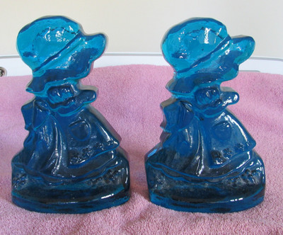 Pair (2) Vintage Blue L.E. Smith Glass Holly Hobby Girl Bookend 8''x5''x2.5''