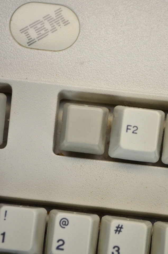 IBM Model M Keyboard 1391401 1984 USB Version Missing a few keycaps - Image 3 of 4