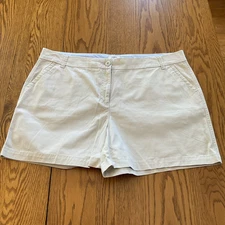 Crown And Ivy Classic Fit Khaki Caroline Shorts Size 16