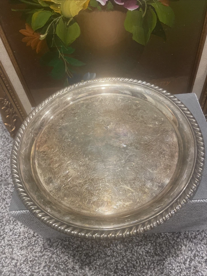 Bandeja redonda para servir vintage WMROGERS plateada de 10" Foto 2 de 4