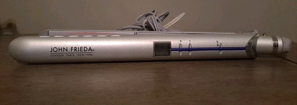 Plancha plancha acabado elegante John Frieda, 1" Londres París Nueva York Foto 3 de 4