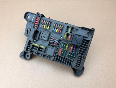 2007-2014 BMW X5M X5 X6 E70 E71 Rear Trunk Power Distribution Fuse Relay Box OEM