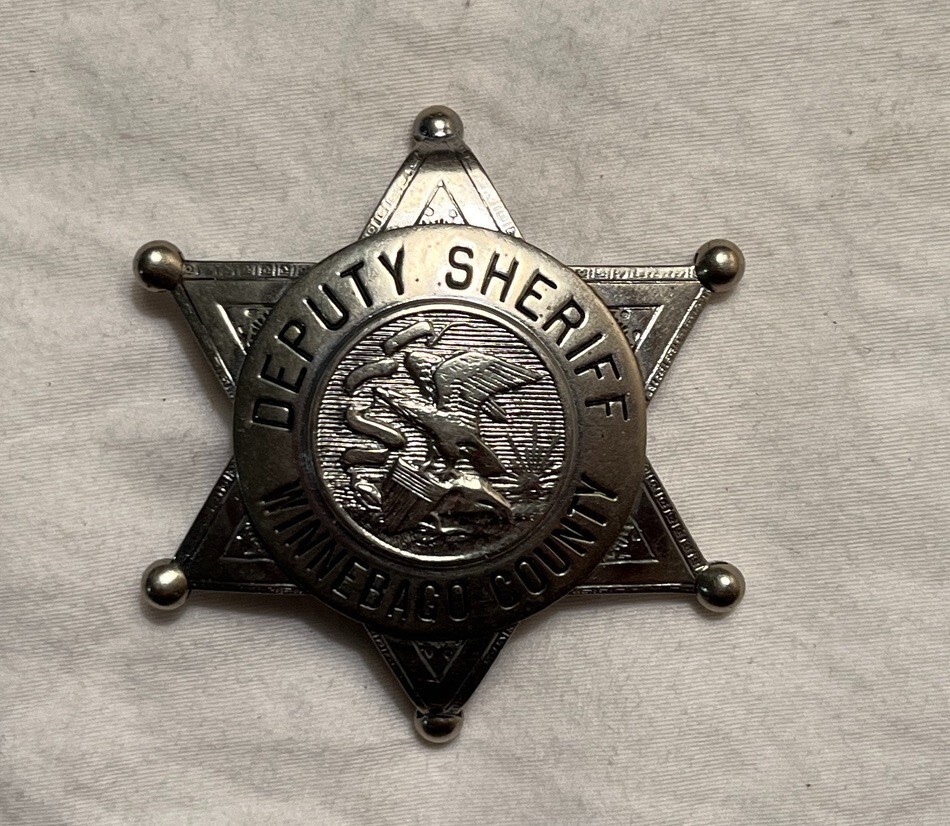 OBSOLETE VINTAGE DEPUTY SHERIFF BADGE WINNEBAGO COUNTY POLICE ILLINOIS