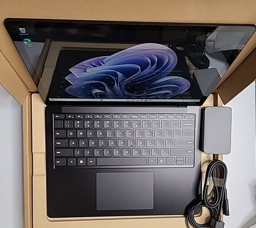 Microsoft Surface Laptop 5 1951 13.5" Touchscreen 12th Gen i7 16GB Ram 256GB SSD