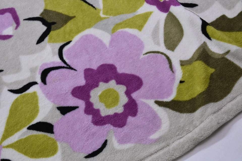 Vera Bradley White Floral Rectangular Contemporary Fleece Throw Blanket 79X50 - Image 3 of 4