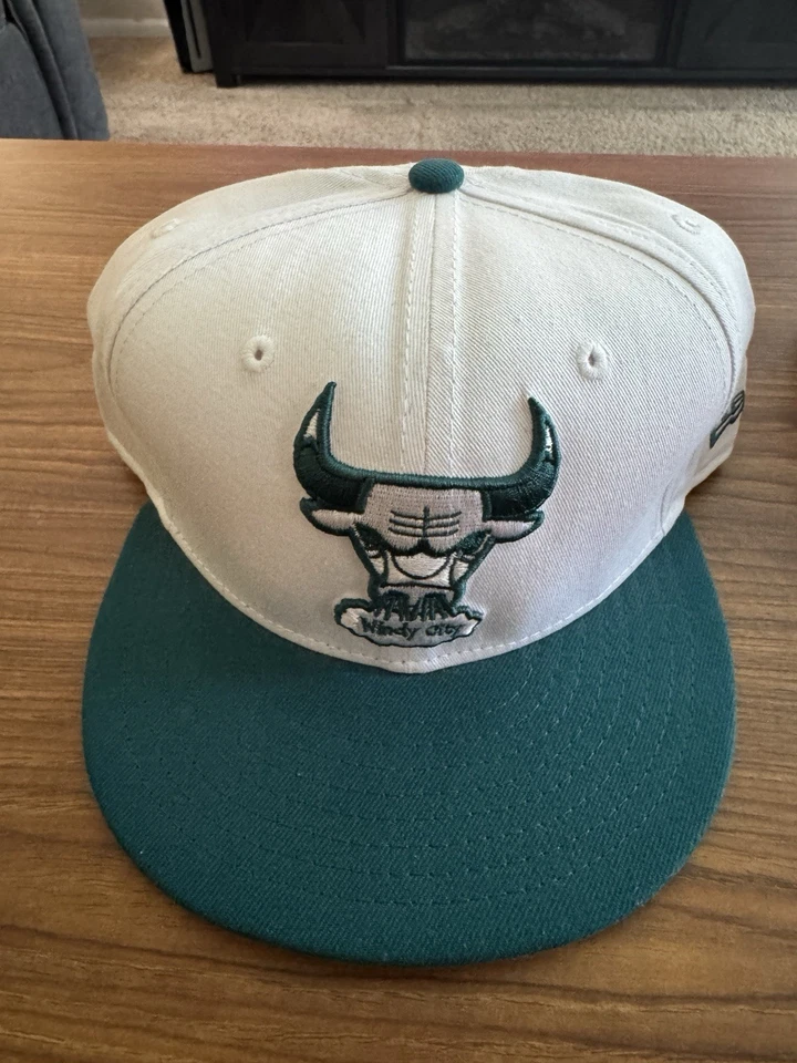 Chicago Bulls New Era 59FIFTY NBA Hardwood  Fitted Cap Hat - Size 7 5/8 LOT OF 2 - Image 3 of 4