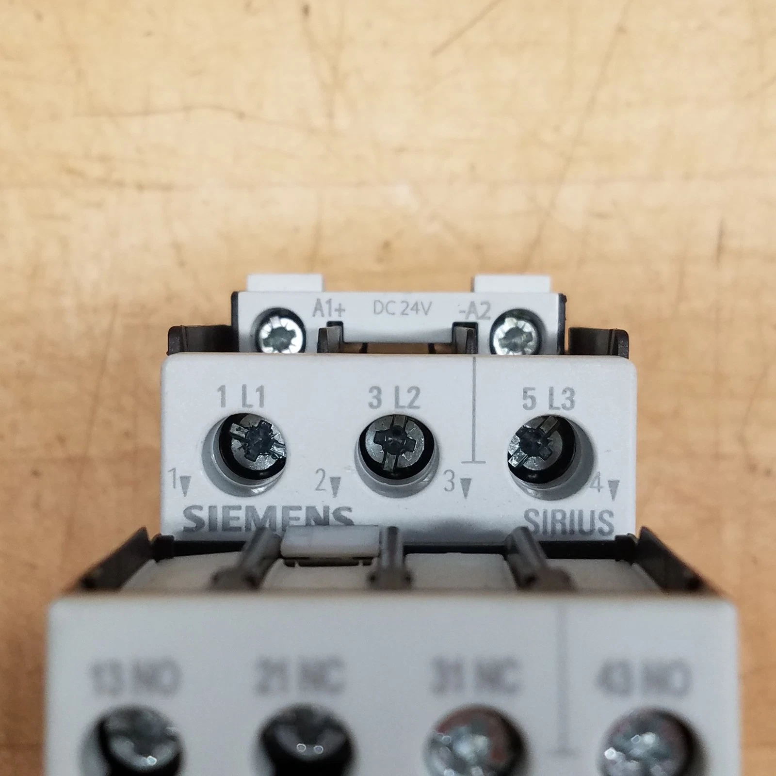 Siemens 3RT1026-1BB44-3MA0 Contactor, 24Vdc Coil, 3 Pole, 230-690V - USED - thumbnail 3