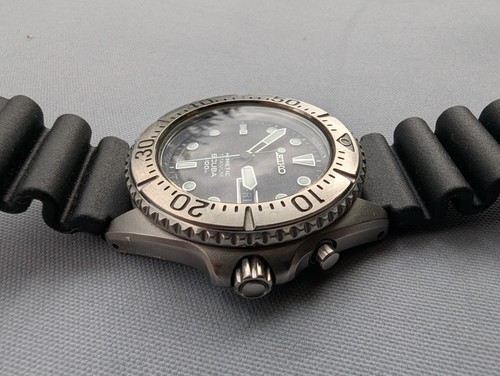 Seiko Prospex SBCZ005 5M63-0B40 Grey Ghost Titanium Kinetic Divers Watch - Picture 4 of 18