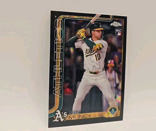 2025 Topps Chrome #221 Max Muncy SSP BLACK RAYWAVE 2/10 RC Rookie Athletics - Picture 2 of 10