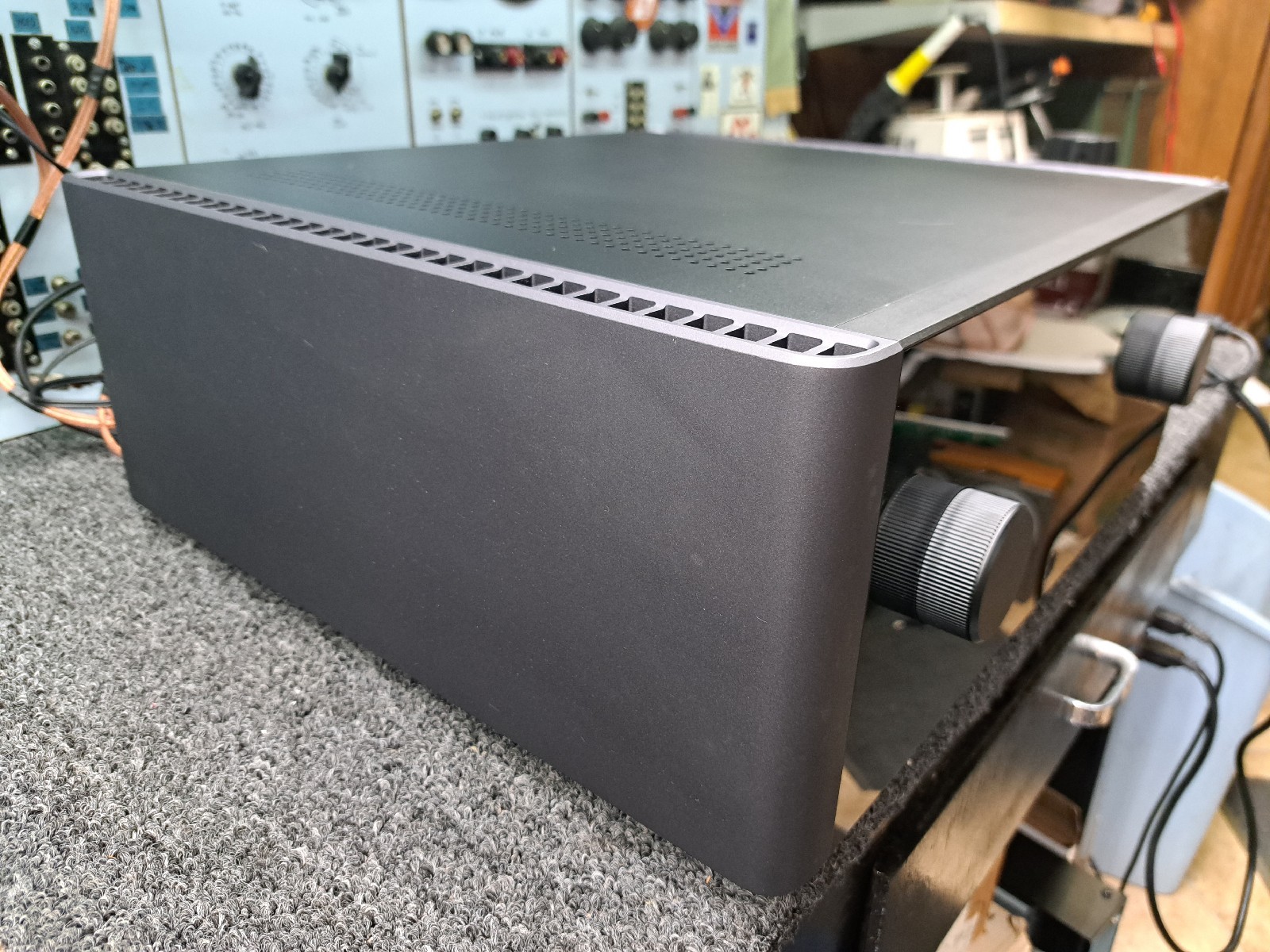 Michi X5 Modified 350 Watts Rms /chan @ 8 Ω amplifier   McIntosh  Mark Levinson 