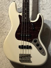 Squier by Fender Classic Vibe 60s Jazz Bass -Olympic White Electric Bass Used