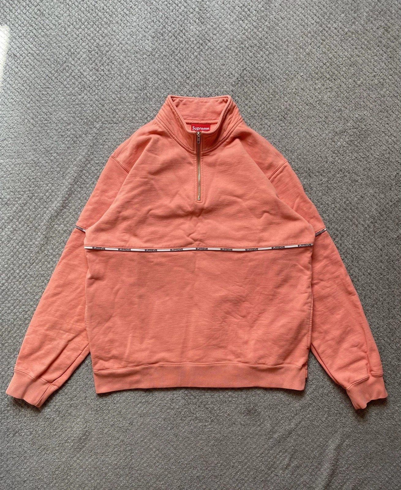 Supreme Logo Piping Mezza Zip Taglia L Corallo