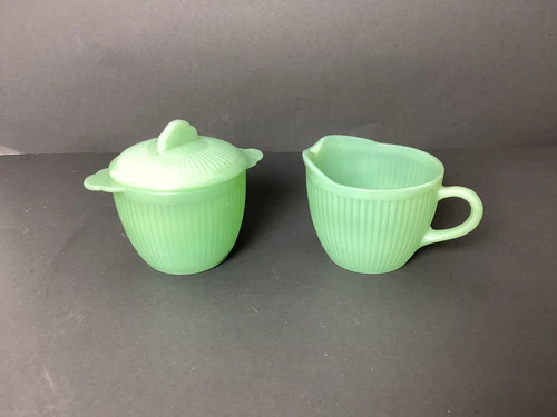 VINTAGE FIRE KING JANE RAY JADITE SUGAR BOWL W/LID & CREAMER Excellent Condition