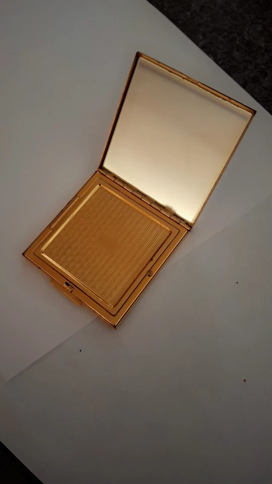 Estuche de maquillaje madreperla American Beauty Foto 4 de 4