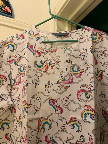 PEELING TOP GRÖSSE: GROSSER REGENBOGEN UNIKITTY CATICORN KATZE NEU MIT ETIKETT KRANKENSCHWESTER MEDIZINISCHER TIERARZT TECH L - Bild 6 von 10