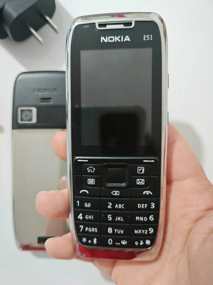 Nokia E Series E51 - Black Steel (Unlocked) Bluetooth camera WIFI Smartphone - Image 2 of 4