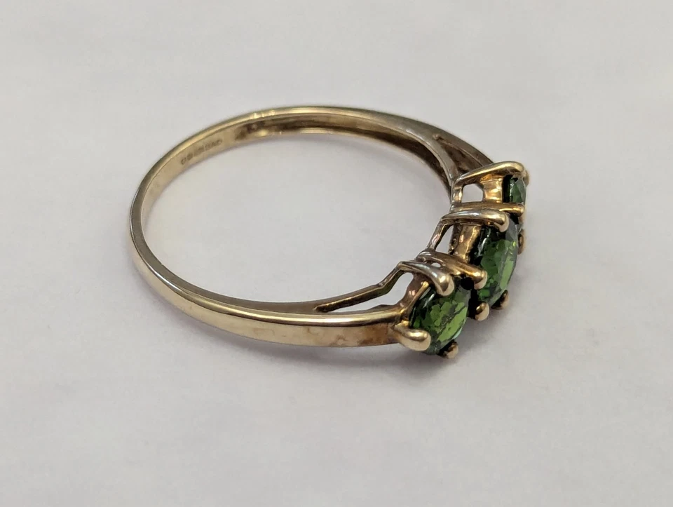 Anillo de oro amarillo de 9 quilates piedras de diopsido anillo completo con sello talla S Foto 4 de 4