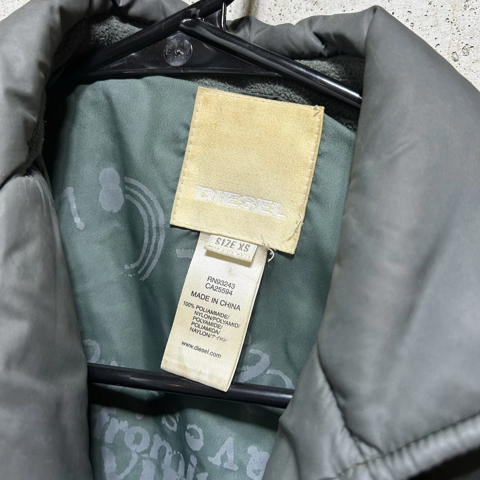 CHAQUETA BOMBER VINTAGE Y2K DIESEL RECORTADA MARRÓN NYLON TALLA XL Foto 2 de 4